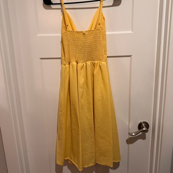 Summery yellow dress with tie front - Picture 3 of 4